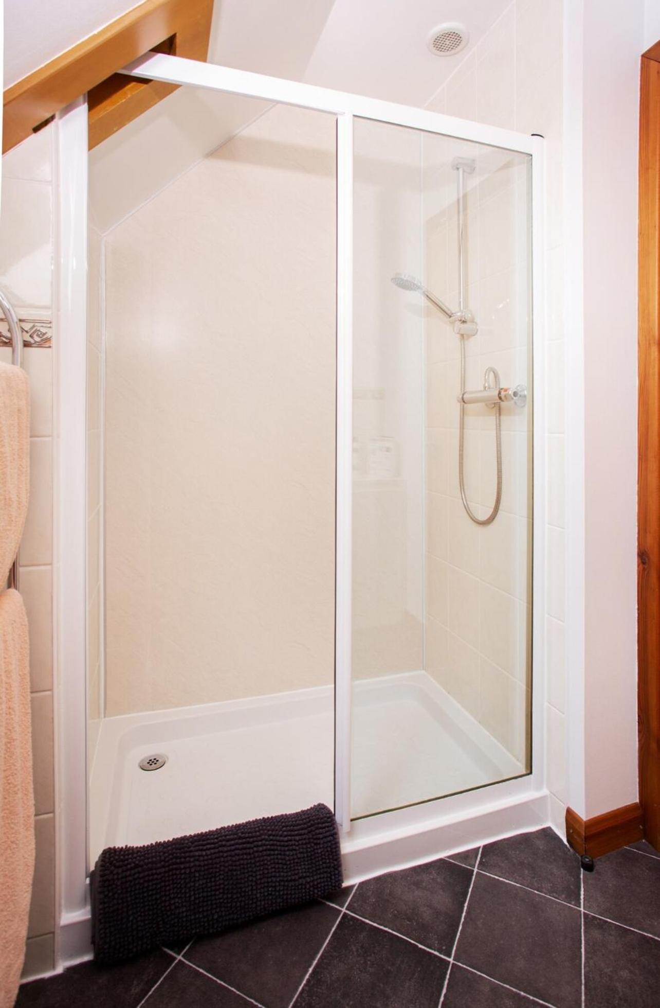 Beechwood Lodge Guesthouse Alness Esterno foto
