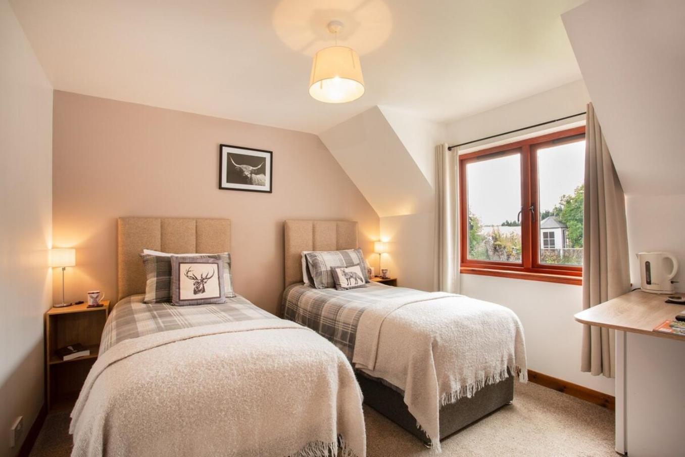 Beechwood Lodge Guesthouse Alness Esterno foto